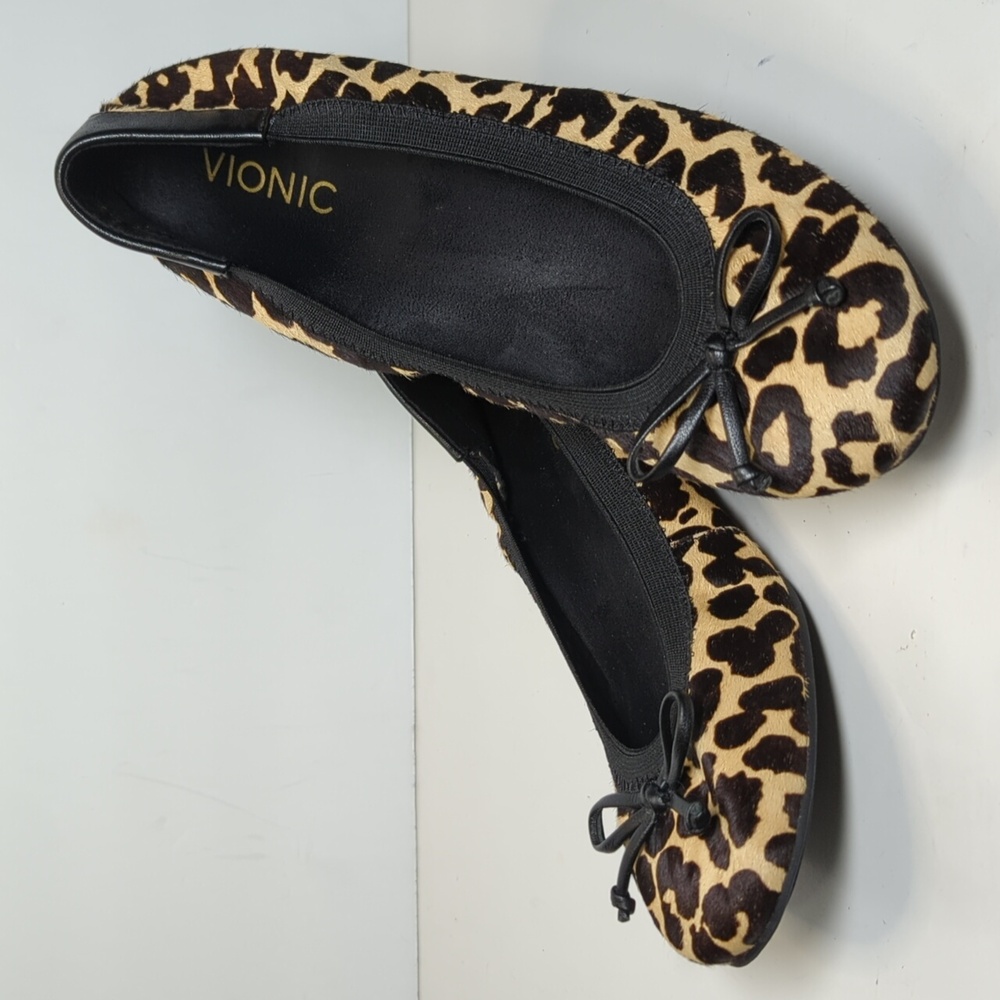 Vionic Matira calf hair leopard print ballet flats women's size 7 EU 38